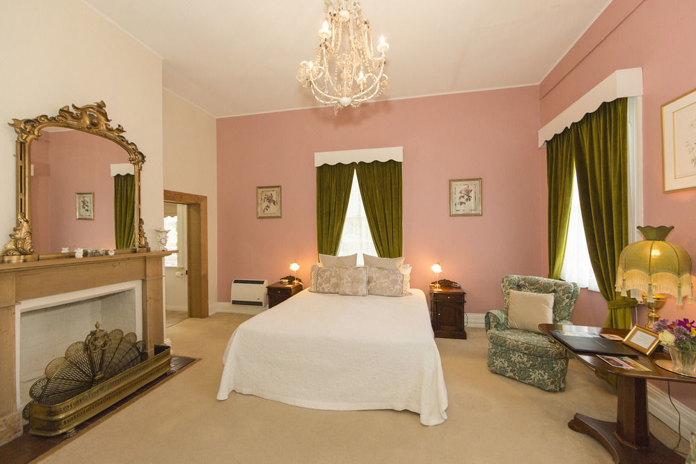 The Racecourse Inn Longford ภายนอก รูปภาพ