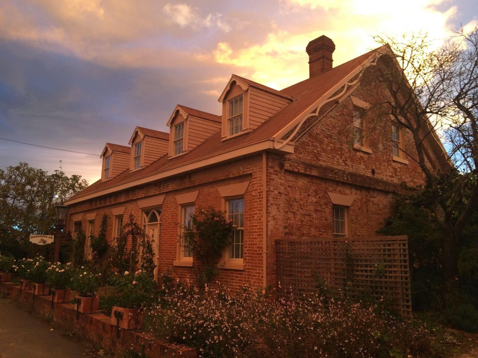 The Racecourse Inn Longford ภายนอก รูปภาพ