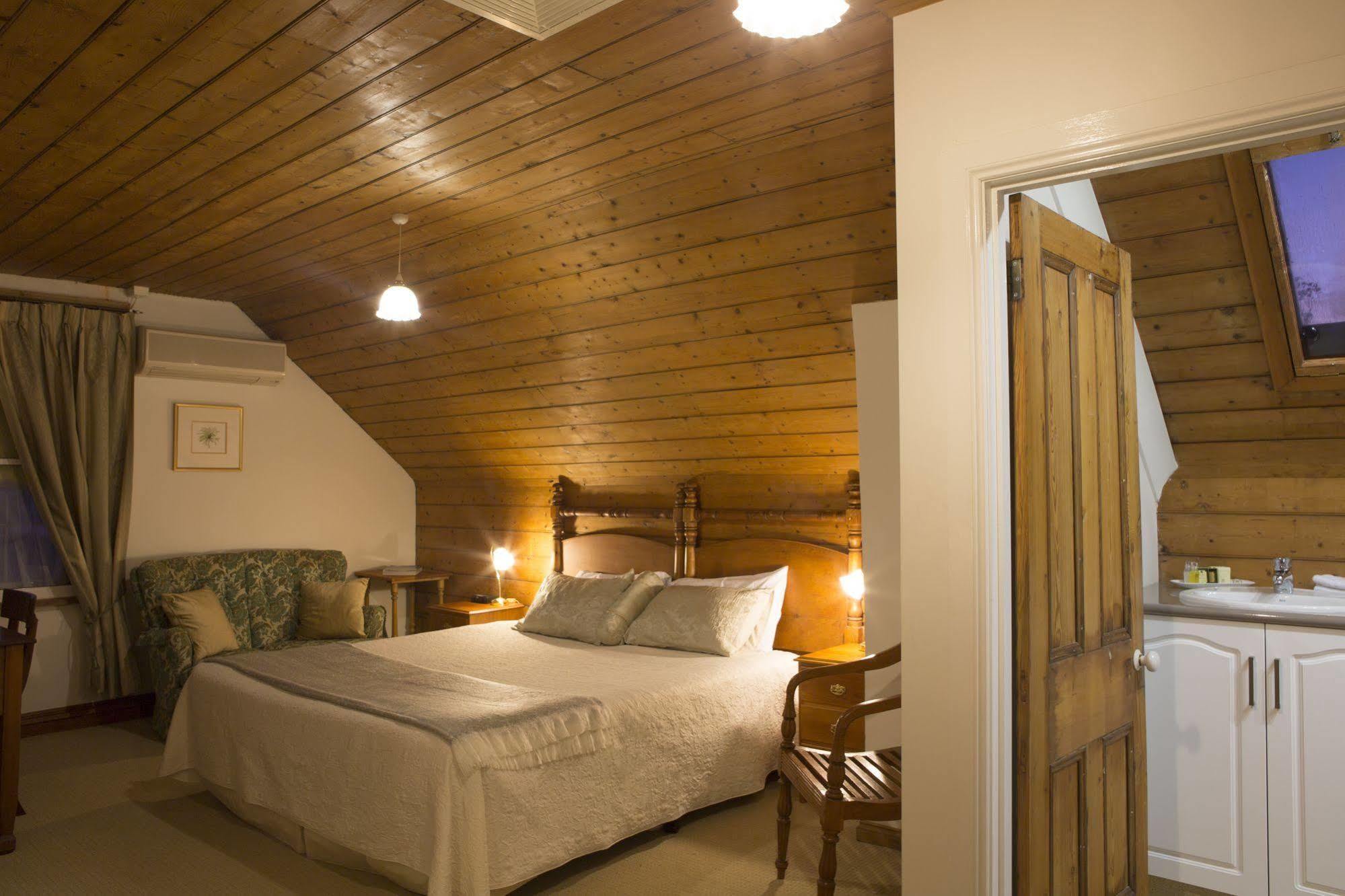 The Racecourse Inn Longford ภายนอก รูปภาพ