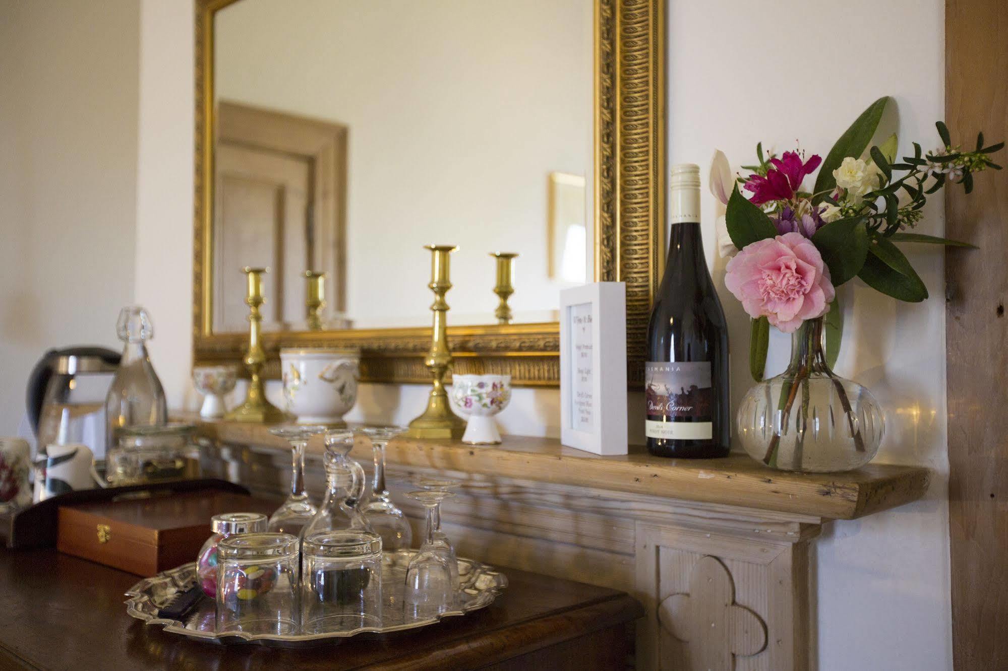 The Racecourse Inn Longford ภายนอก รูปภาพ