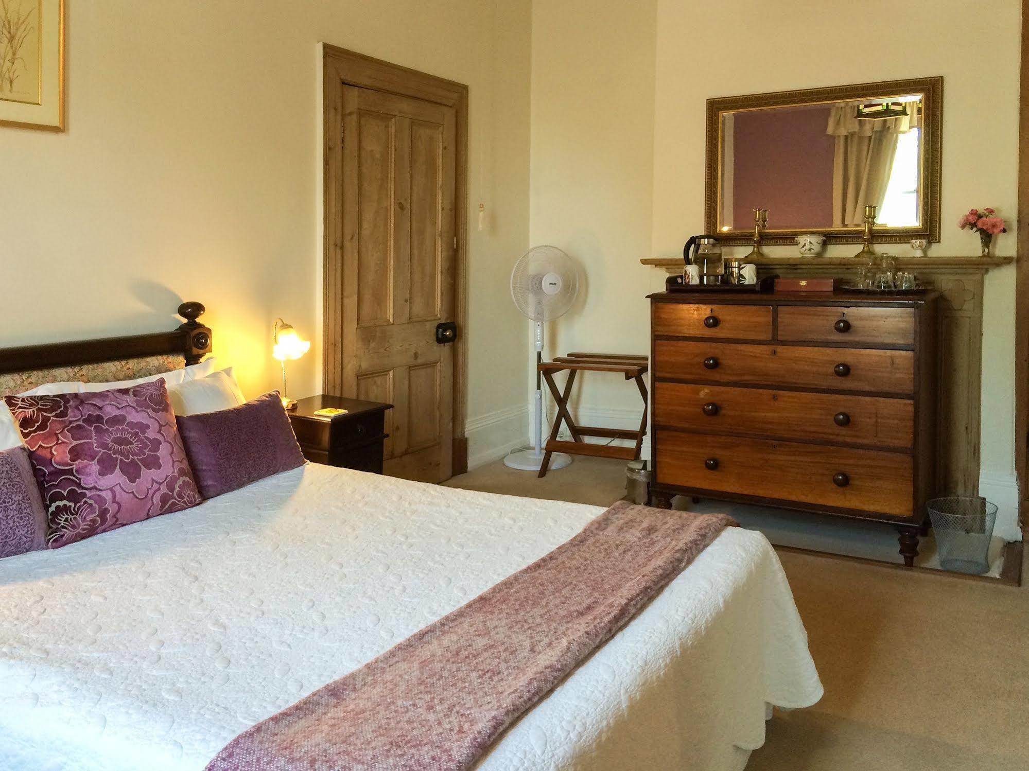 The Racecourse Inn Longford ภายนอก รูปภาพ