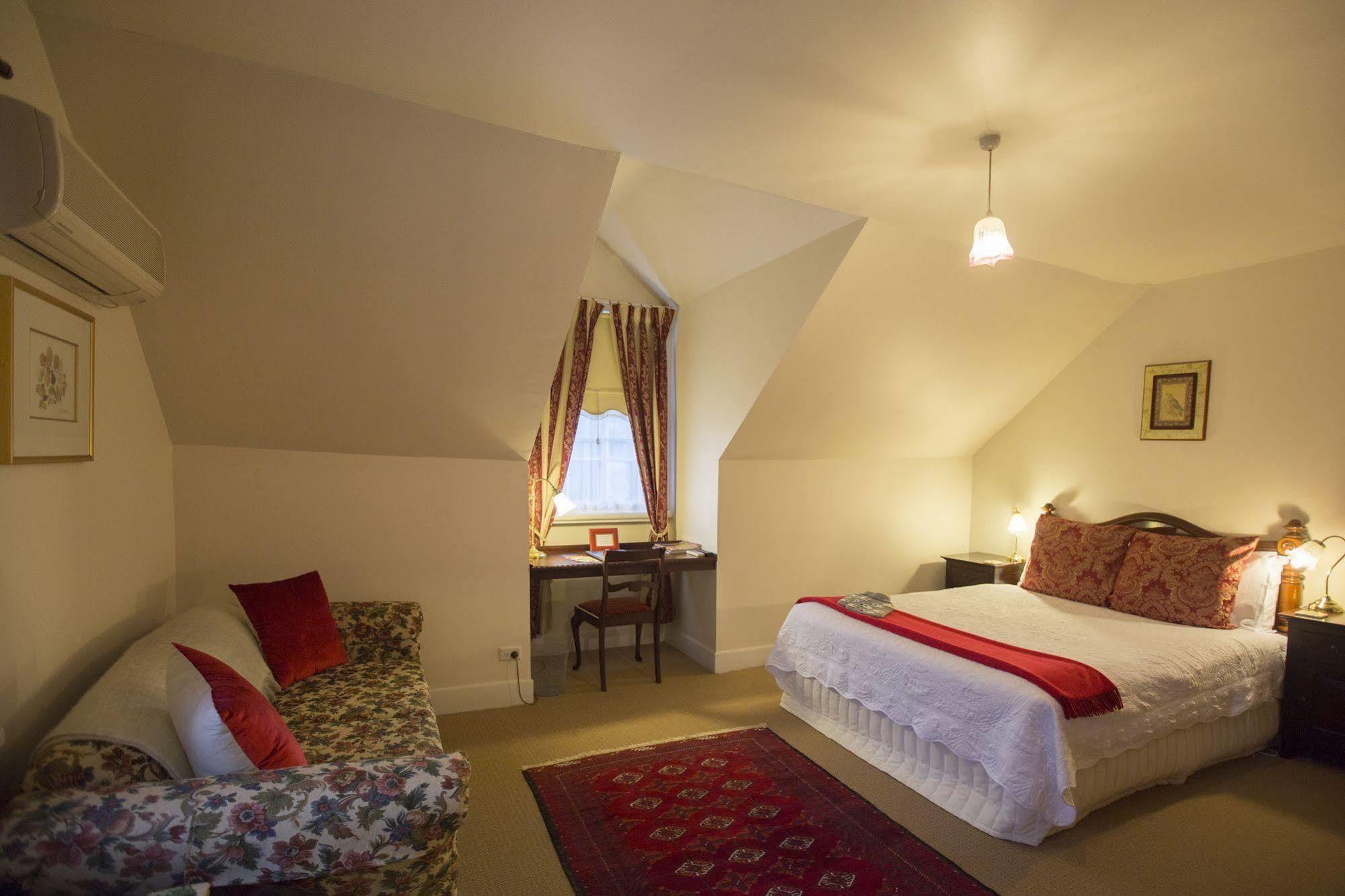 The Racecourse Inn Longford ภายนอก รูปภาพ