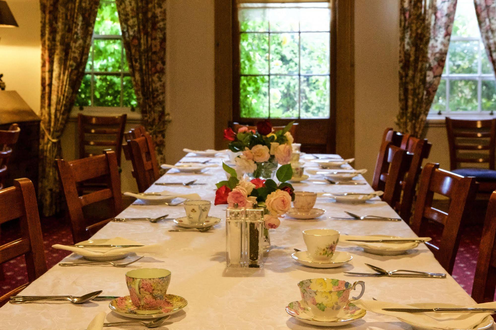 The Racecourse Inn Longford ภายนอก รูปภาพ