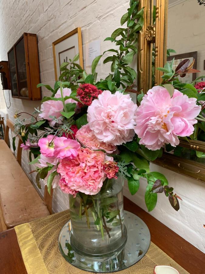 The Racecourse Inn Longford ภายนอก รูปภาพ