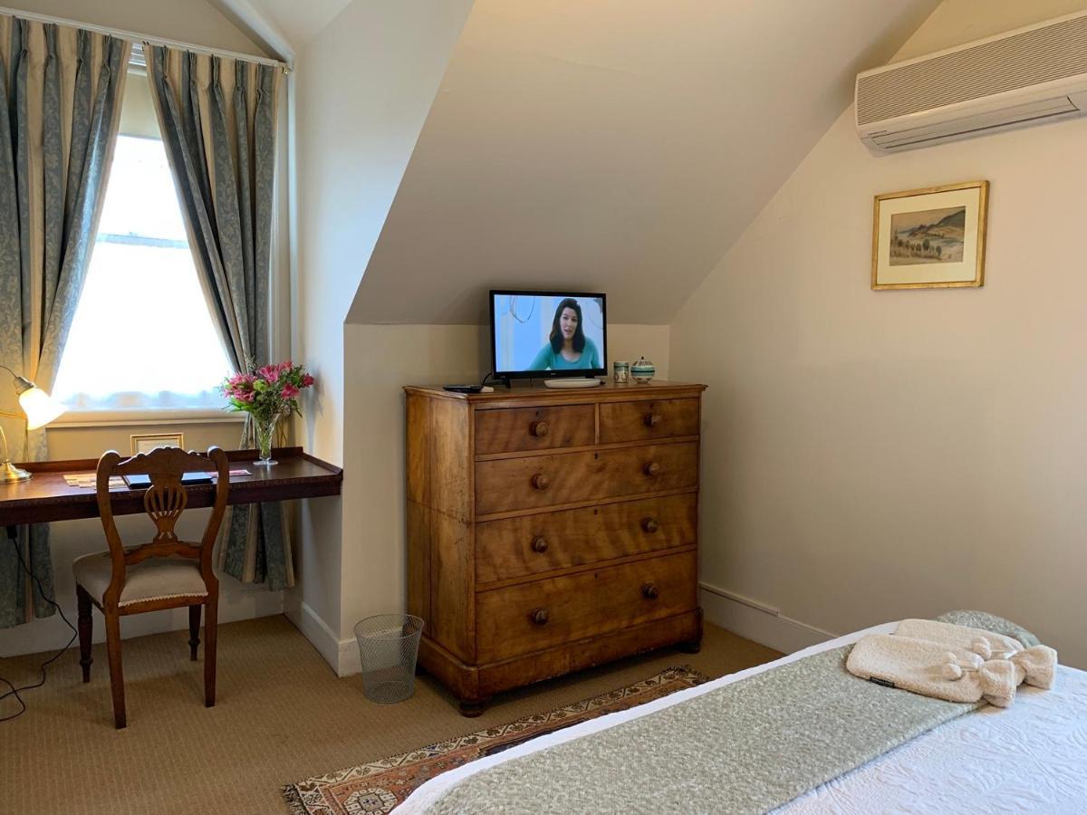 The Racecourse Inn Longford ภายนอก รูปภาพ